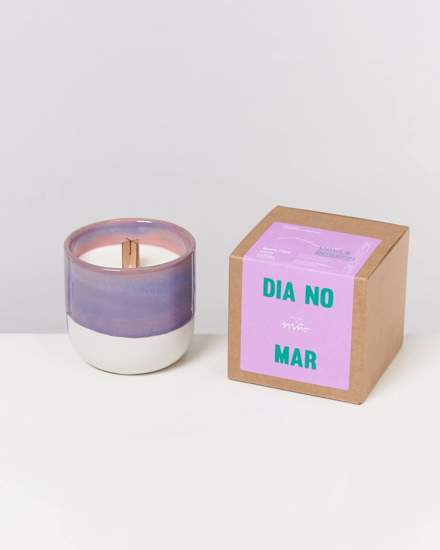 Online Motel a Miio Coimbra - Scented Candle "Dia No Mar" Lilac Pink lila rosa