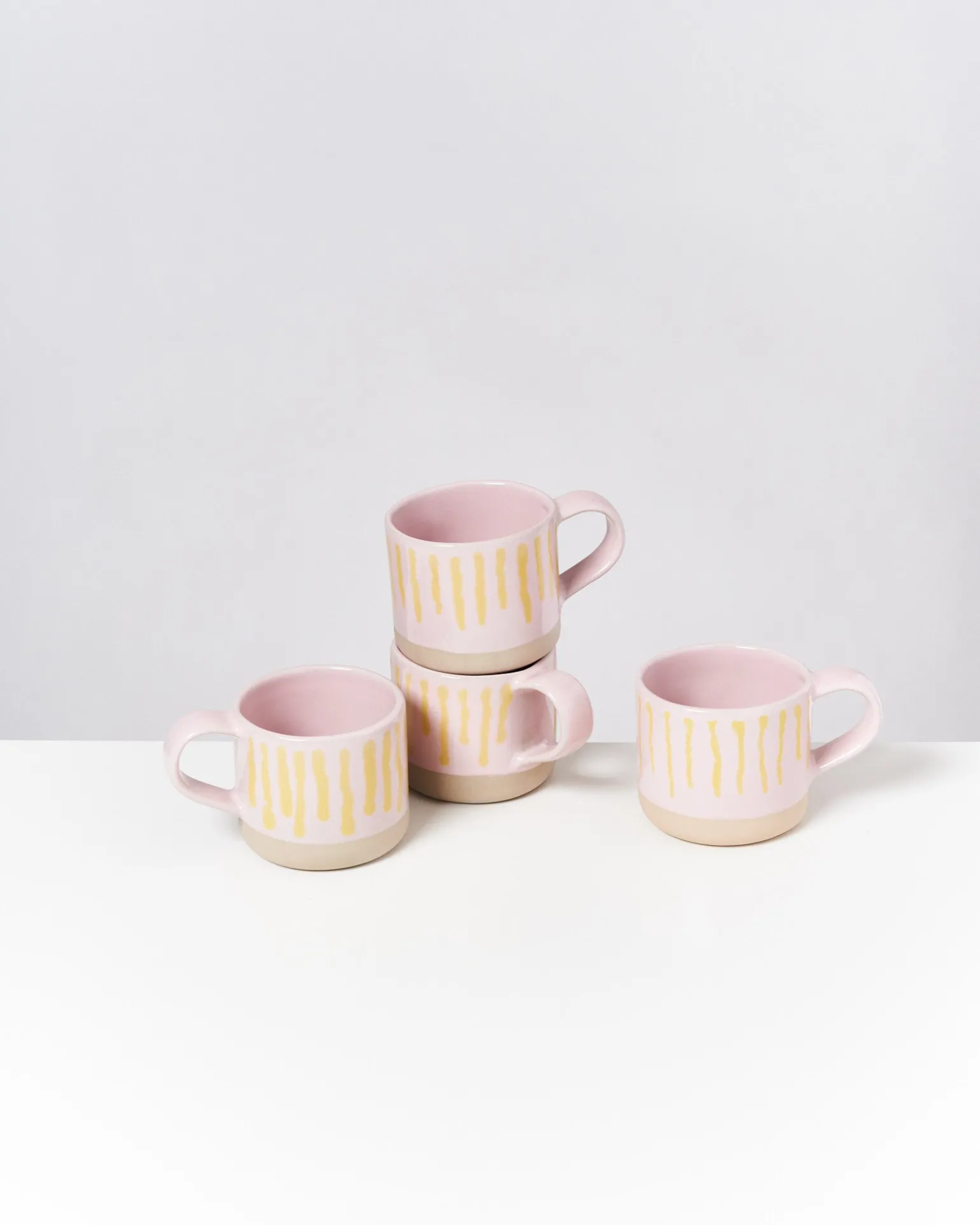 Shop Motel a Miio NÒDOA - Set Of 4 Mugs Pink Yellow Striped rosa gelb gestreift